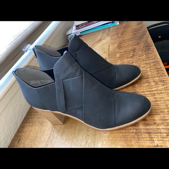 Booties - Picture 4 of 5